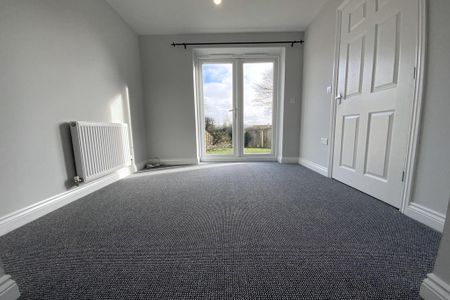 3 bedroom semi-detached house to rent - Photo 2