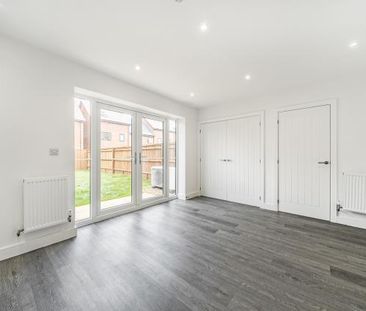 3 bedroom terraced house to rent - Photo 1