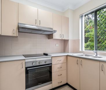 Sundrenched and Secure 1-Bedroom Apartment in a Prime Location - Photo 4