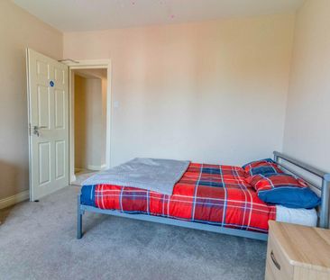 32 Tranby Avenue - Photo 3