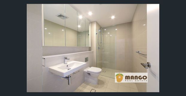 Waterfront apartment, sunny and spacious 1 Bedroom+Study - Photo 1