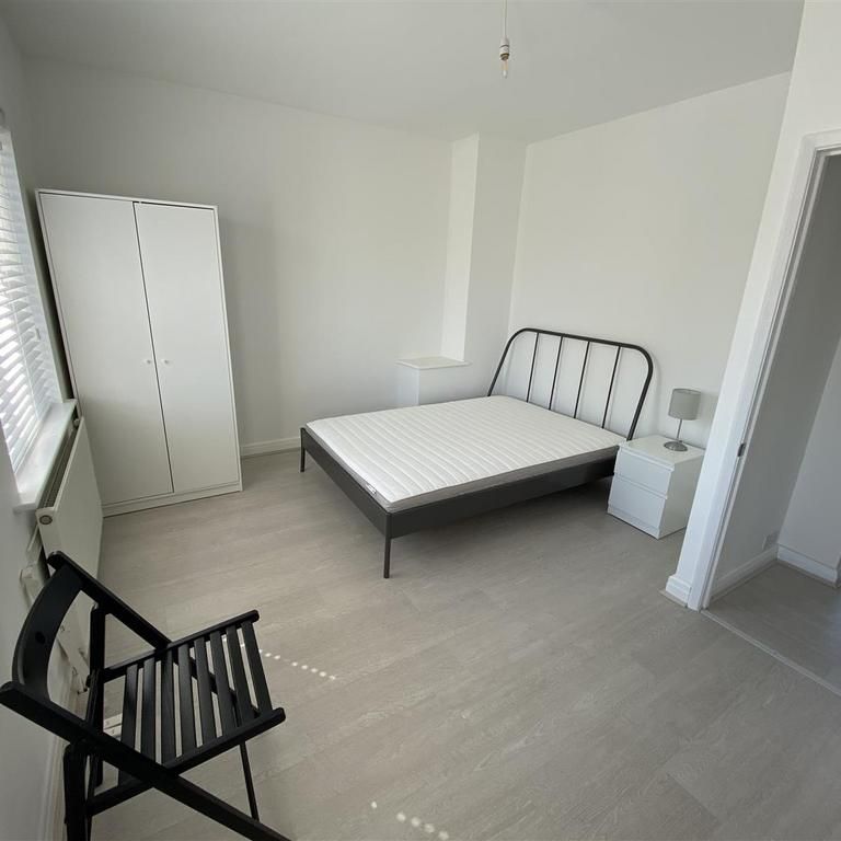 1 bedroom in a house share to rent - Photo 1