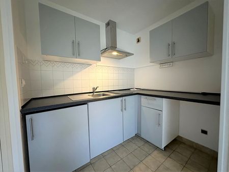 Location Appartement 2 pièces 28m² - Photo 2