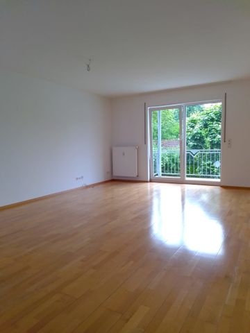 Komfortable 3-Zimmerwohnung, Küche mit EBK, Bad, Abstellraum, Balkon, Garage + Stellplatz - Foto 5