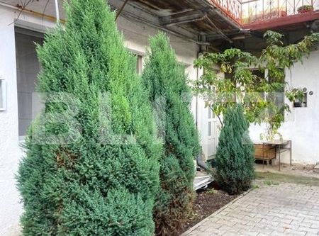 Garsoniera decomandata, 40 mp, curte, parcare, zona strazii Traian - Photo 3