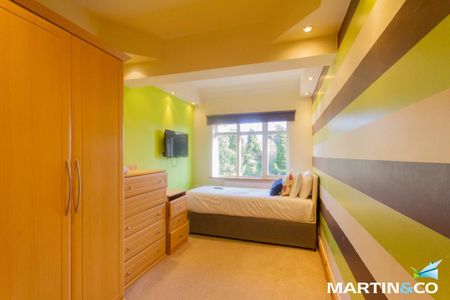 4 bedroom semi-detached house to rent - Photo 2