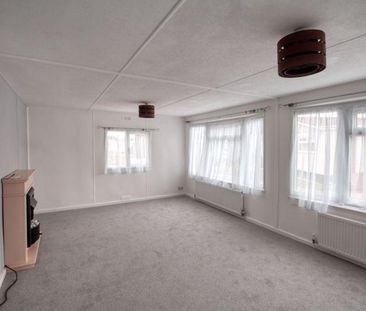 2 bedroom park home to rent - Photo 2