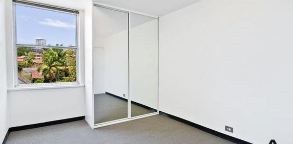 Sunlit Apartment in Quiet Location - Photo 2