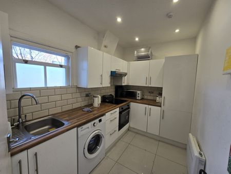 Studio Flat, London, SE6 - Photo 4