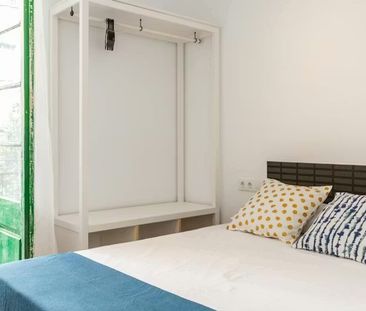 Carrer de l'Antiga Travessera, L'Hospitalet de Llobregat, Catalonia... - Photo 3