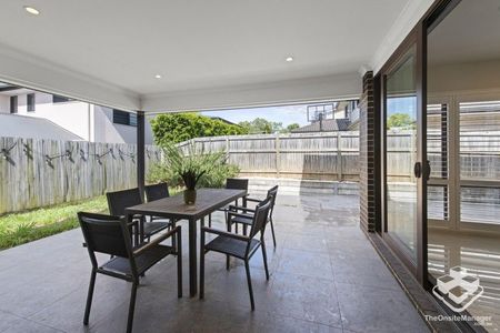 Stunning Home - Ducted Throughout - Chef&aposs Kitchen - Photo 4