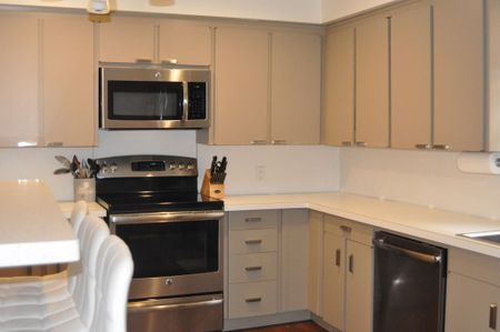 For Lease - 92 Kimbark Boulevard, Toronto, Ontario - Photo 5