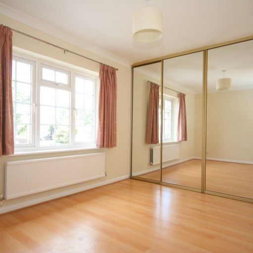 The Birches, Woking - Photo 1