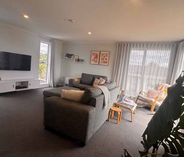 Maungaraki 4 Bedrooms - Photo 2