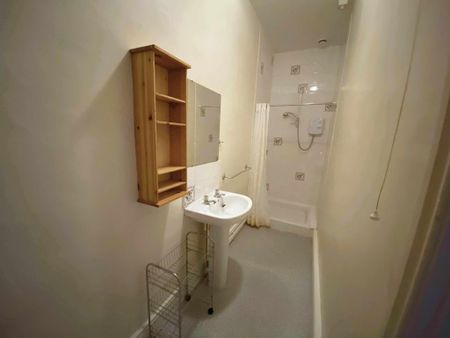 4 bedroom terraced house to rent - Photo 5