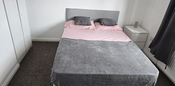 1 bedroom semi-detached house to rent - Photo 2
