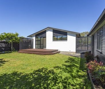 Modern 4-Bedroom Home for Rent in North New Brighton - Photo 1