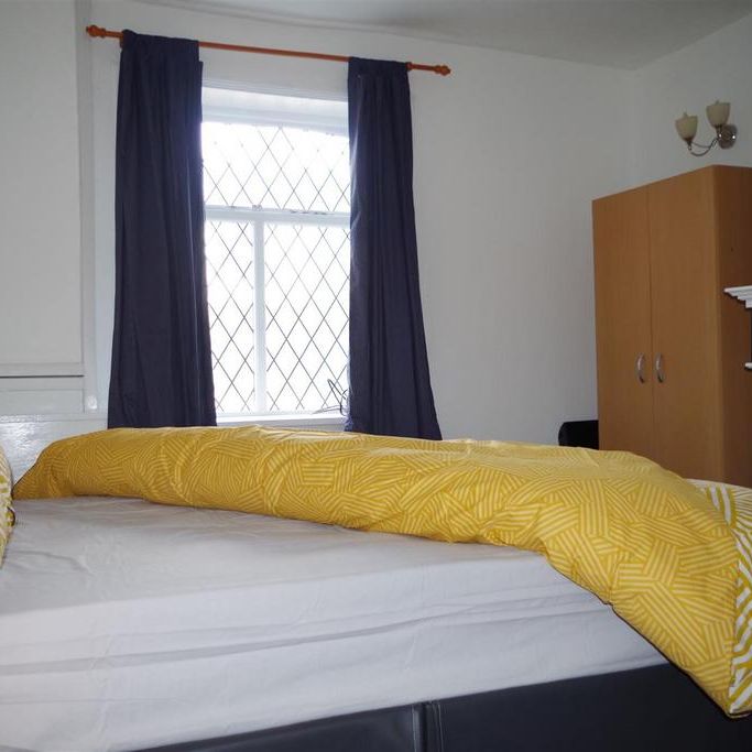 1 bedroom in a house share to rent - Photo 1