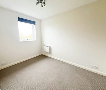 Flat to rent on - Photo 1