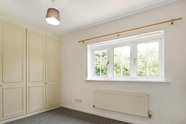 Pipers Mead, Birdham, Chichester, PO20 - Photo 1