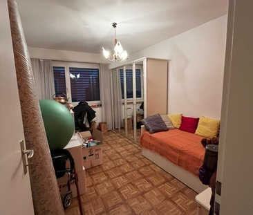 Helle 3 1/2-Zimmerwohnung im 4. OG an zentraler Lage - Photo 1