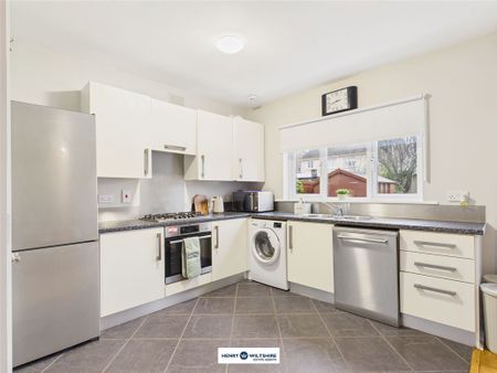 Semi-Detached to Rent: 51 The Park, Newbridge, Kildare - Photo 2