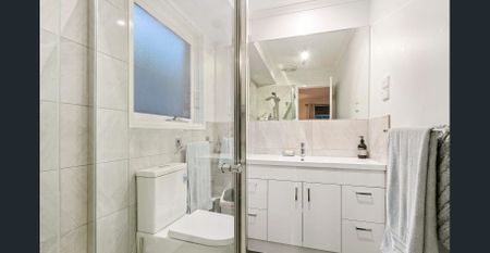 Four Bedroom Family Home - Photo 2