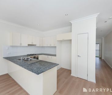 Generous space and modern comfort. - Photo 4