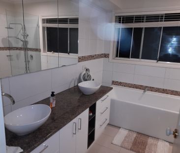 Rowville - Photo 2