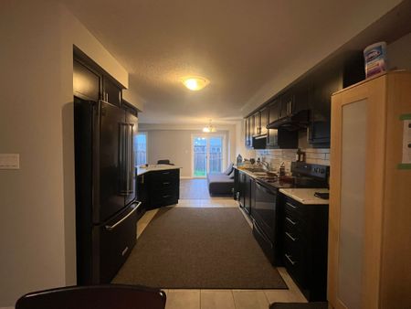 For Lease - 8 Cittadella Boulevard, Hamilton, Ontario - Photo 2