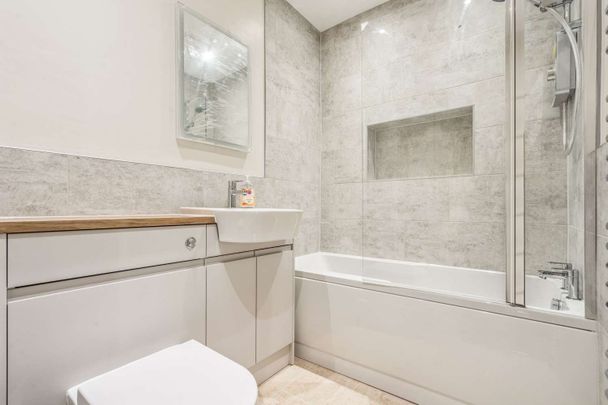 Mulberry Court, Field House Drive, Oxford, Oxfordshire, OX2 - Photo 1