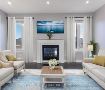 For Lease - 471 Kwapis Boulevard, Newmarket, Ontario - Photo 5