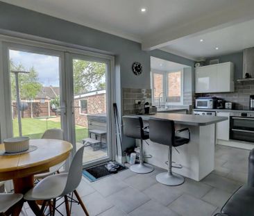 3 bedroom semi-detached house to rent - Photo 6