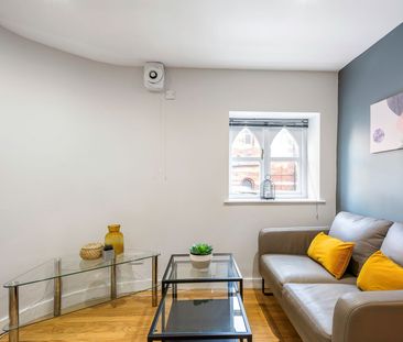 40 HYDE TERRACE Leeds - LS2 9LN - Photo 1