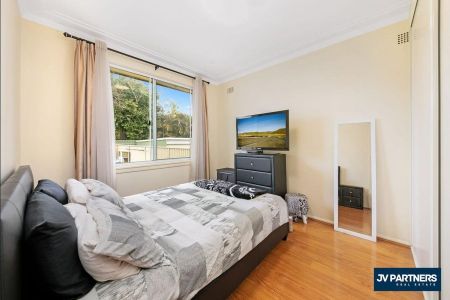 Comfort Family Home in Prime Location - Photo 4