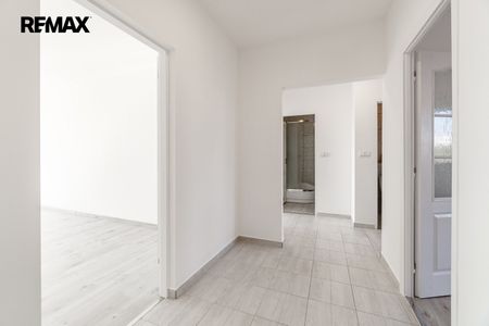 Pronájem bytu 3+1 85 m² - Photo 3