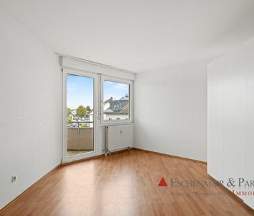 Teilmöblierte 2 ZKB mit 2 Balkonen, Tiefgaragenstellplatz und Perso... - Foto 3