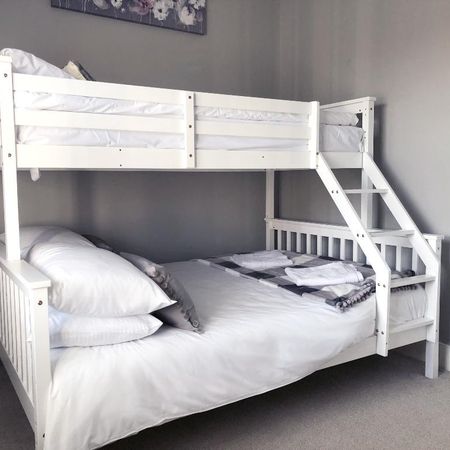 2 bedroom end of terrace house to rent - Photo 3