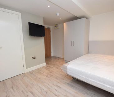 Studio to rent - Photo 2