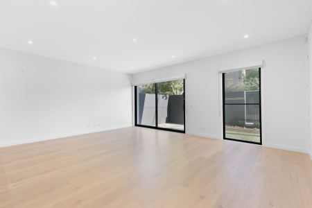 55 Thomas Street, Brighton East VIC 3187 - Townhouse For Rent | Domain - Photo 5