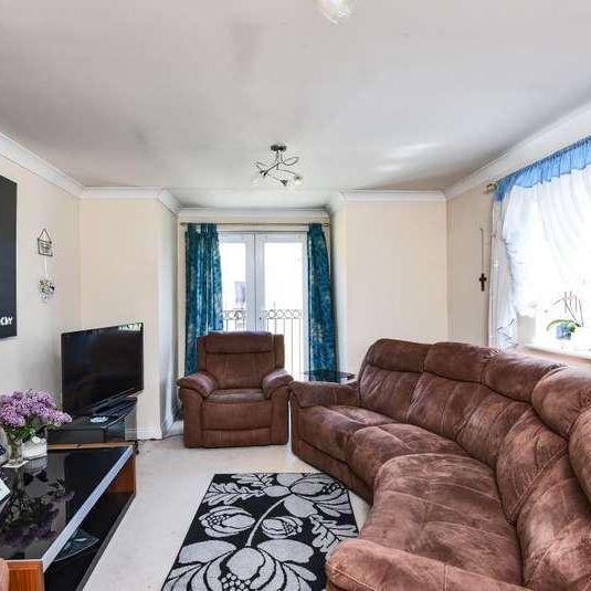 Shepherds Court, Carterton, OX18 - Photo 1