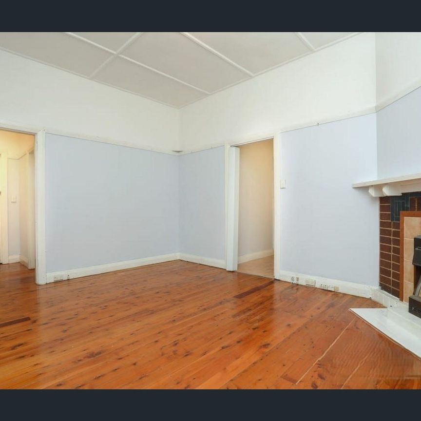 “Family Home in Prime Location !” - Photo 1