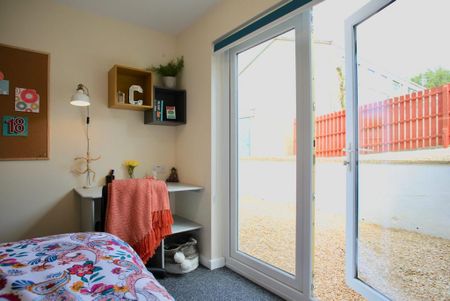 6 bedroom house to rent - Photo 2
