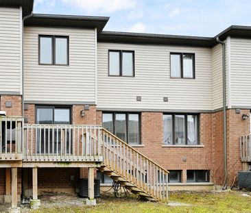For Lease - 80 Scarletwood Street, Hamilton, Ontario - Photo 4