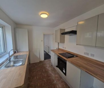 3 bedroom terraced house to rent - Photo 2