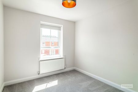 Almond Avenue, Peterborough, Whittlesey - Photo 2