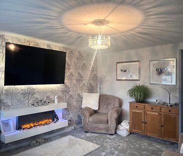 2 bedroom semi-detached bungalow to rent - Photo 1