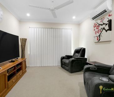 Perfect Location & 5KW SOLAR!!! - Photo 4