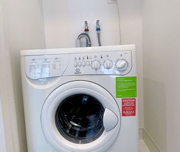 Newly renovated spacious ONE BEDROOM with Bonus Living - Photo 4