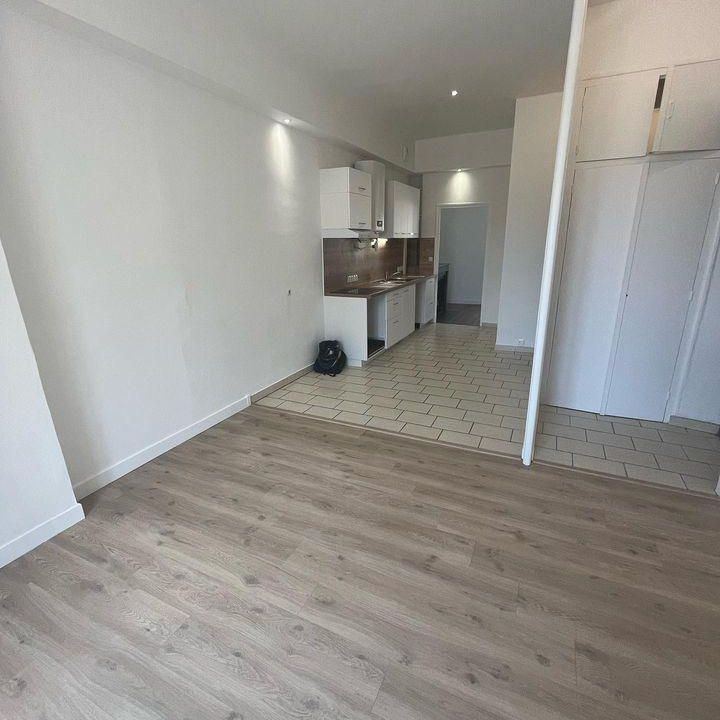 Location Appartement 2 pièces 37m² LYON 6ème - Photo 1